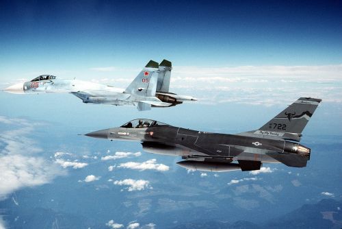 Karinis Orlaivis, Reaktyvinis, Orlaivis, Amerikietis, Sovietinė, Mus F-16 Eskortas Sovietinis Su-27, Kanada, Oro Šou, Skraidantis, Aviacija, Kovotojas, Oro Pajėgos