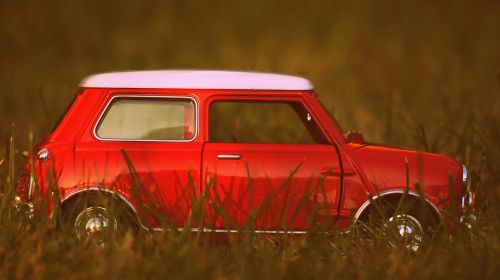 Mini, Automobilis, Seni Automobiliai, Žaislas, Modelis, Transporto Priemonė, Klasikinis, Senas, Vintage, Laukas, 1960-Tieji Metai