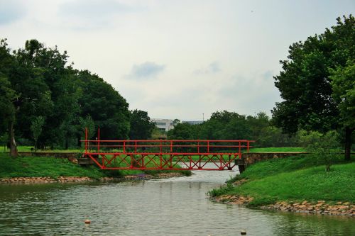 Tiltas,  Raudona,  Traukinys,  Modelis,  Vanduo,  Tvenkinys,  Modelio Traukinio Tiltas Per Vandenį