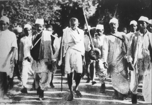Mohandas Karamčand Gandhi, Taikos Judėjimas, 1930, Juoda Ir Balta, Musulmonai