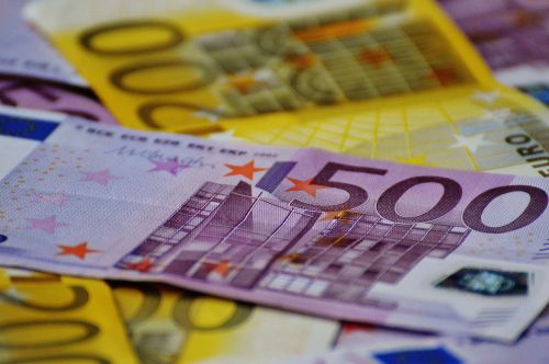 Pinigai, Atrodo, Euro Sąskaitos, Valiuta, Finansai, Dolerio Kupiūra, Banknotas, Euro Banknotai, Euras, Daug, Sutaupyti, Popieriniai Pinigai, 500 Eurų, 200 Eurų