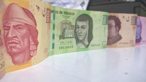 Pinigai, Ekonomika, Bilietai, Turtas, Meksikiečių Pesas