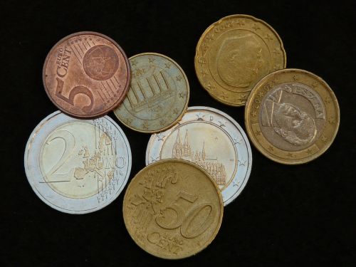 Pinigai, Monetos, Specie, Euras, € Moneta, Metalas, Vertė, Vertingas, Sumokėti, Moneta, Blizgesys, Šviesti, Blizgantis, Valiuta