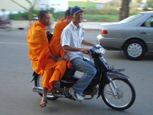 Vienuolis,  Religija,  Vienuoliai,  Budizmas,  Transportas,  Motociklas,  Ištikimas,  Mopedas,  Kambodža