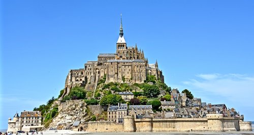 Mont-Saint-Michel,  Sala,  Dieną,  Tvirtovė,  Akmenys,  Prancūzija,  Mėlyna,  Dangus,  Normandija,  Pakrantės,  Miestas,  Unesco,  Paminklas,  Istorinis,  Turizmas,  Abbey,  Architektūra