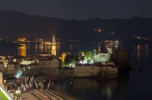 Montenegro, Naktis, Tvirtovė, Naktinis Miestas, Naktiniai Žiburiai, Kalnai, Atspindys Vandenyje, Grožis, Budva