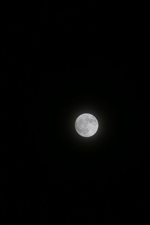 Mėnulis, Tamsi, Mėnulio Šviesa, Mįslingas