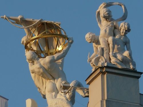 Ryto Šviesa, Architektūra, Pirmieji Skaičiai, Vienna