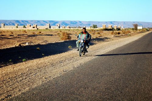 Marokas, Afrika, Dykuma, Marroc, Smėlis, Soledad, Taikus, Kraštovaizdis, Kelias, Moto, Kelias, Takas, Motociklas, Pagal Užsakymą