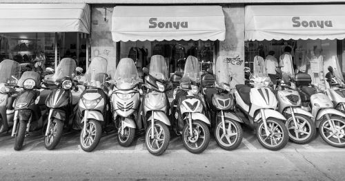 Motociklai, Italy, Apsipirkimas
