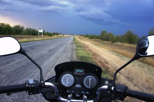 Motociklas, Kelias, Tamsus Dangus, Vairas, Veidrodis, Horizontas