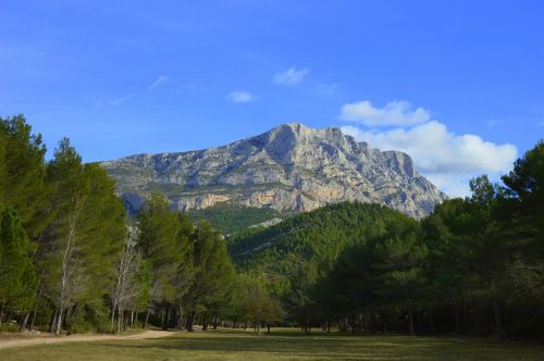 Kalnas, France, Aix Provence, Šventoji Pergalė