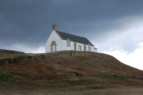 Kalnas, Debesys, Bažnyčia