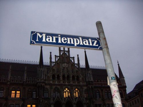 Munich, Marienplatz, Kelio Ženklas