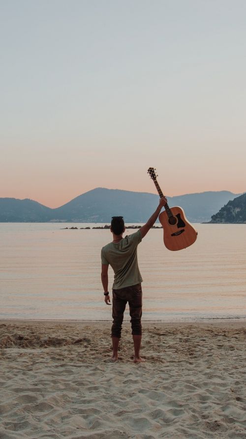 Muzika, Gitara, Papludimys, Italy, Pastabos, Muzikantas, Gitaristas, Dainininkė, Įrankiai, Menininkas, Gitaros, Įrankis, Stygos, Daina, Pažymi Akordus, Sparnas, Šventė, Pėdos, Spalvos, Vyras, Vaikinas, Gulintis, Portretas, Klausytis, Žaidėjas, Ispanų, Stilius, Piešimas, Elegancija, Muzikinis Instrumentas, Festivalis, Patinas, Gamta, Kraštovaizdis, Vasara, Jūra, Lerici, Prieskoniai, Poetų Įlanka, Cinque Terre, Valtys, Kalnas, Dangus, Kalnai, Žalias, Mėlynas, Šventė, Valtis, Debesys, Horizontas, Vanduo, Ligurija, Saulėlydis, Vandenynas, Costa, Atostogos, Dangaus Vanduo, Saulė, Smėlis, Pasaulis, Ramybė, Vienatvė, Motyvacija, Stiprus, Jėga