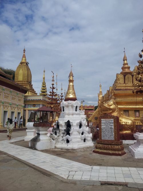 Mianmaras, Budizmo Šventykla, Urn