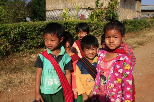 Mianmaras, Kakku, Vaikai