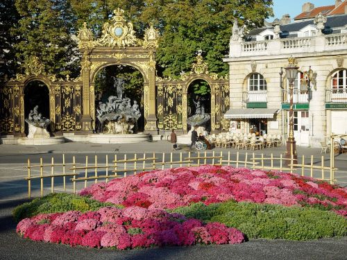 Nancy, Vieta Stanislas, Neptunbrunnen, Art Nouveau, Architektūra, Ornamentas, Fasadas