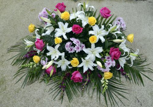 Natūralūs Gėlių Gaminiai, Gėlės Mirusiems, Puokštės