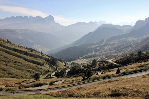 Pobūdį,  Kalnų,  Kraštovaizdis,  Kelionė,  Dangus,  Medis,  Žolė,  Meadow,  Vasara,  Hill,  Panorama,  Mediena,  Vaizdingas,  Lankytinos Vietos,  Laukas,  Kalnų Viršūnių Susitikimas,  Dolomitai,  Italija,  Kalnų Kraštovaizdis,  Kalnų