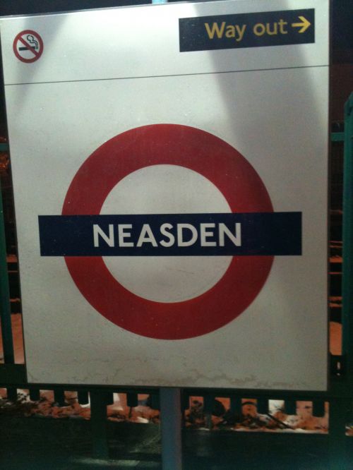 Ženklas,  Neasden,  Londonas,  Po Žeme,  Stotis,  Geležinkelis,  Neasden London Underground Sign