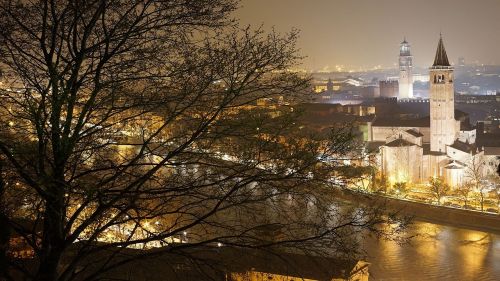 Naktinis Vaizdas, Verona, Miestas