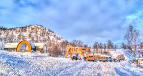 Norvegija, Kirkenes, Architektūra, Sniego Moble, Kelnės, Medinė Arklių Struktūra, Snowhotel Kraštovaizdis, Ledo Skulptūros, Sniegas, Kelionė, Dangus, Debesys, Lauke, Gamta, Skandinavija, Žiema, Europa, Nuotykis, Turizmas, Poilsis, Kelionė, Ekspedicija