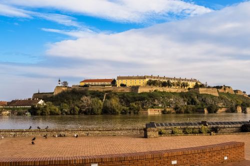 Petrovaradinas, Tvirtovė, Danubės Upė, Novi Sad, Miestas, Serbija, Austrų Stilius, Architektūra, Viduramžių