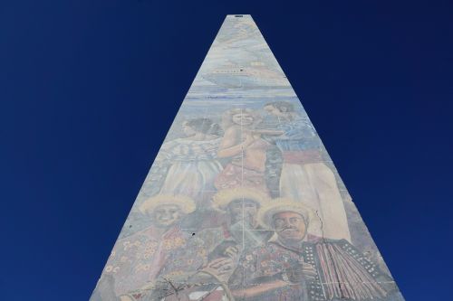 Obeliskas, La Romana, Karibai