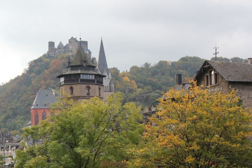 Oberwesel, Schoenburg, Ruduo