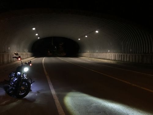 Ne Darbo, Harley Davidson, Tunelis