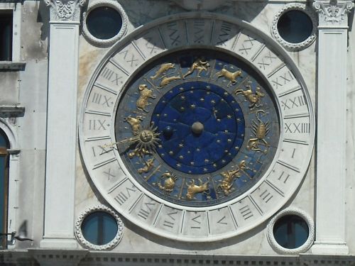 Senas Laikrodis, Laikas, Venecija