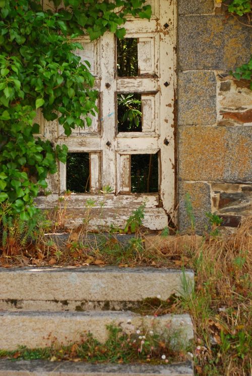 Senos Durys, France, Žvilgtelėti