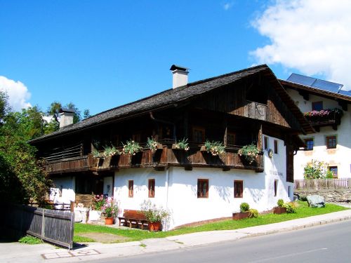 Senas Namas, Alpių Namas, Architektūra