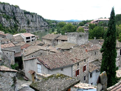 Senas Kaimas, Ardèche, Kraštovaizdis