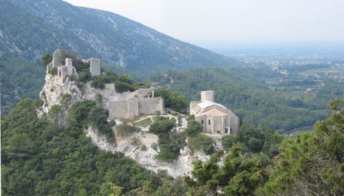 Opède-Le-Vieux, Notre-Dame Of Alidon, Pilis