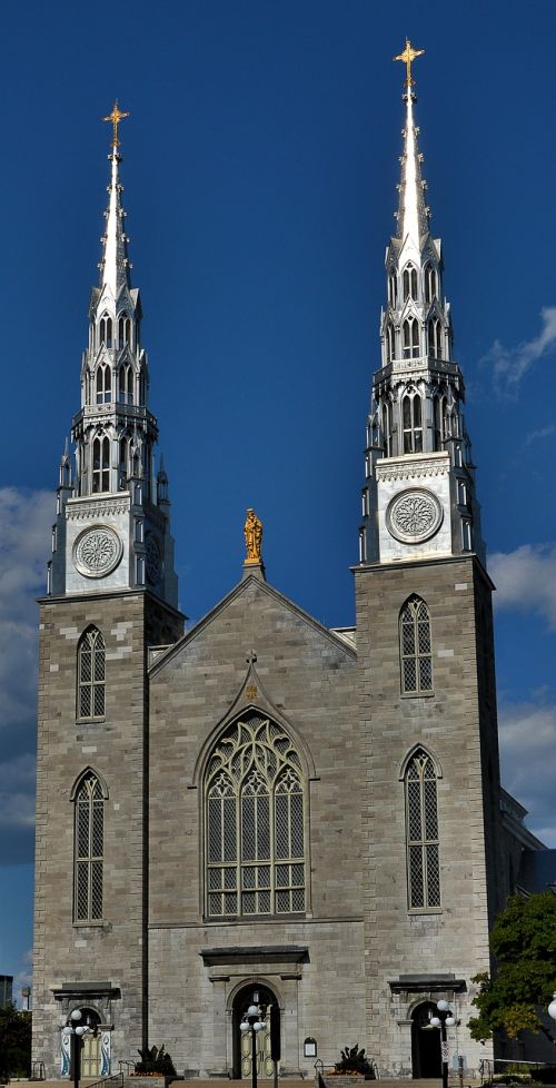 Otava, Notre Dame, Bokštai