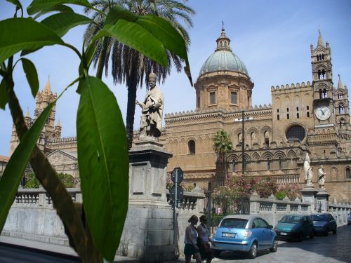 Palermo, Piazza, Kupolas