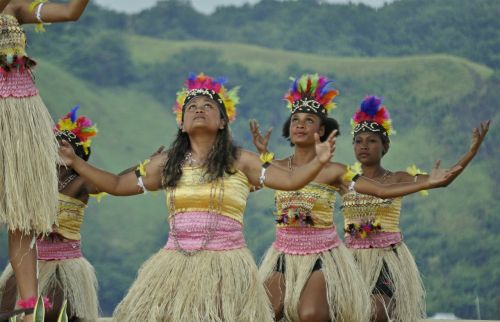 Papua, Danstfestival, Judink Savo Kūną, Tradicija