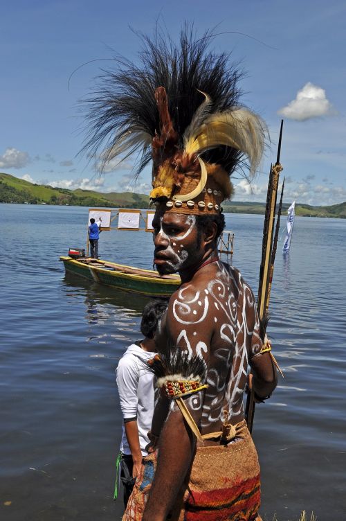 Papua, Vakarinis Buratas, Boogschietfestival, Žmonės