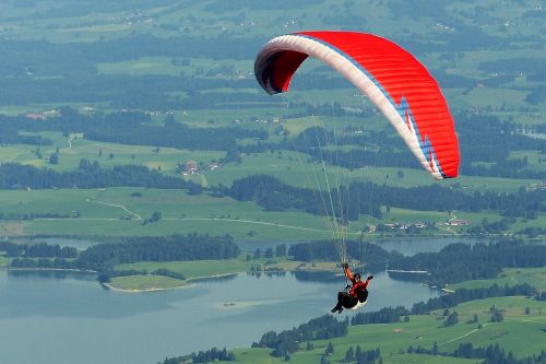 Paragleris, Paragliding, Skristi, Laisvė, Tegelberg, Ežeras Forggensee, Allgäu, Schwangau, Füssen