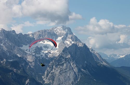 Paragleris, Alpių, Zugspitze, Paragliding, Skristi, Kalnai, Wank, Rokas, Aukštis, Garmisch Partenkirchen, Dangus, Vokietija, Hobis, Nuotykių Ieškotojas, Debesys, Jaudulys, Drąsos