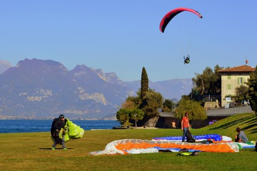 Paragliding, Nusileidimas, Prato, Ežeras, Skristi, Sportas, Dangus, Kalnas, Garda, Italy