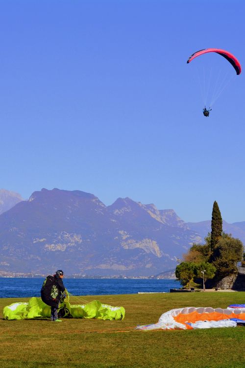 Paragliding, Nusileidimas, Prato, Ežeras, Skristi, Sportas, Dangus, Kalnas, Garda, Italy
