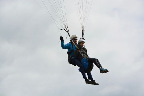 Paragliding Bi-Place,  Paragliding,  Du Seletutes,  Nemokamas Skrydis,  Oro Sportas,  Krikštas Paragliding,  Skristi,  Oras,  Linksma Veikla,  Lauke,  Vėjas,  Be Honoraro Mokesčio