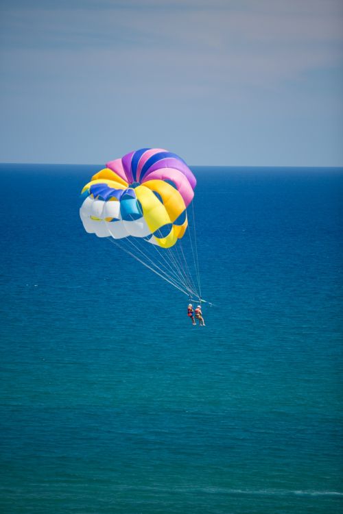 Veikla,  Oras,  Mėlynas,  Valtis,  Skristi,  Linksma,  Šventė,  Laisvalaikis,  Vandenynas,  Parašiutas,  Parasail,  Parasailing,  Žmonės,  Jūra,  Dangus,  Sportas,  Vasara,  Turizmas,  Atostogos,  Vanduo,  Parasailing