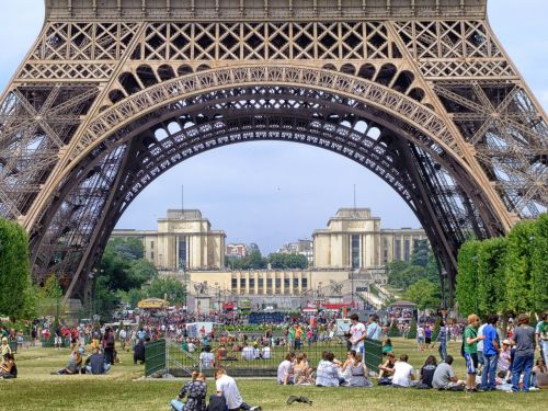 Paris, France, Eifelio Bokštas, Žmonės, Struktūra, Pastatai, Architektūra, Žolė, Parkas, Lauke, Vasara, Pavasaris, Miestas, Miestai