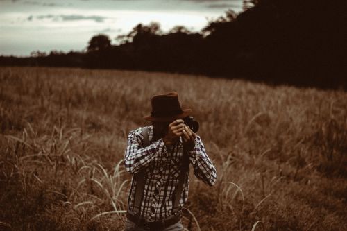 Žmonės, Vyras, Fotoaparatas, Fotografas, Žolė, Laukas, Žalias, Debesys, Dangus