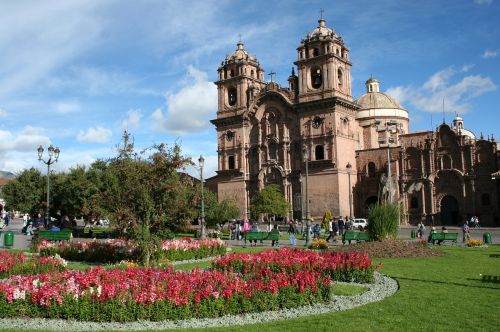 Peru, Bažnyčia, Sodai