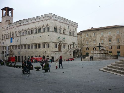 Perugia, Umbria, Kvadrato Partizanai, Fontanas Daugiau